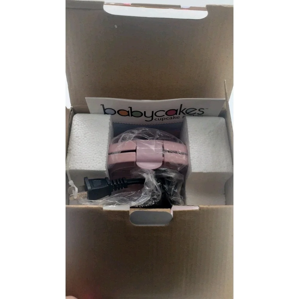 Babycakes Mini's Cupcake Maker Pink Non-Stick Ceramic Makes 4 CCM-50